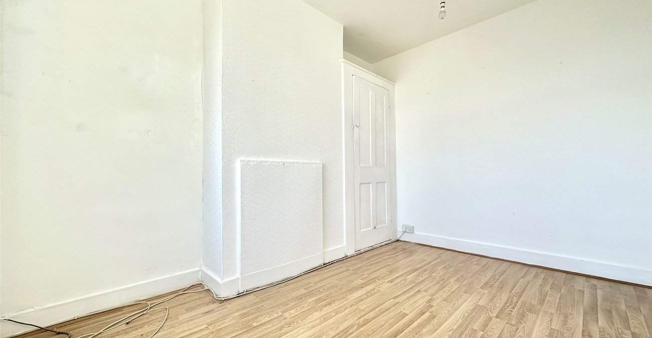 2 bedroom house for sale in Swanscombe | Robinson Jackson