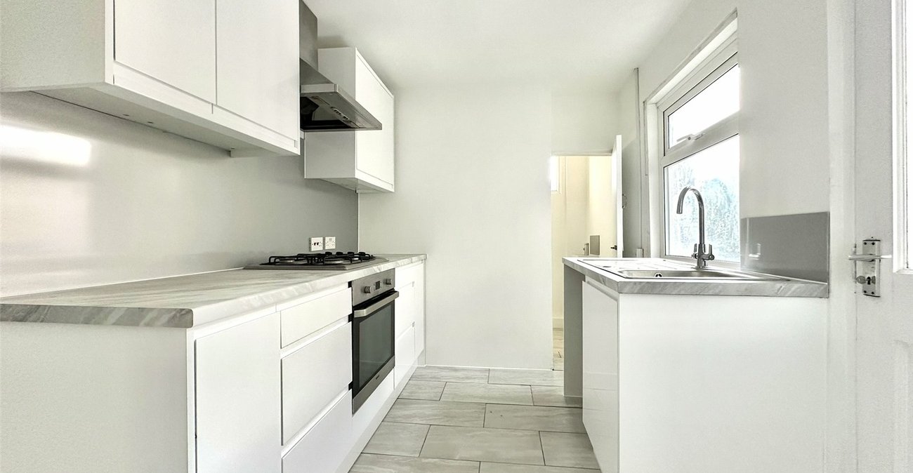 2 bedroom house for sale in Swanscombe | Robinson Jackson