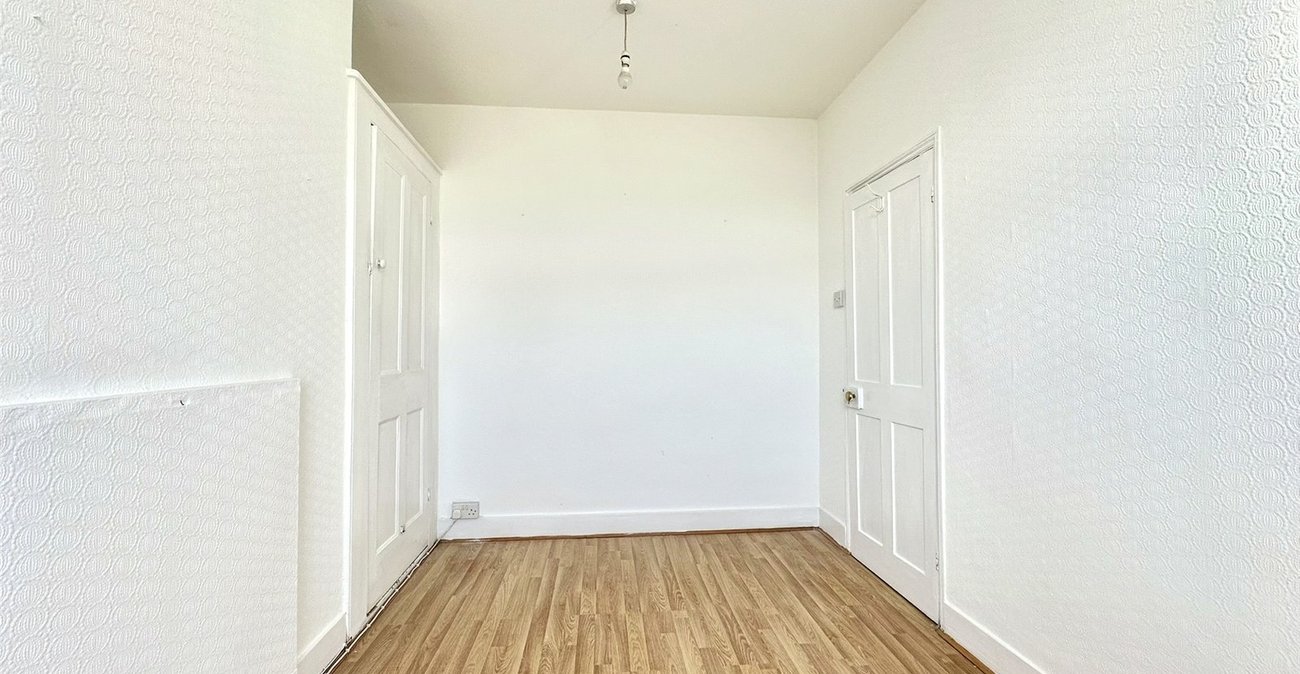 2 bedroom house for sale in Swanscombe | Robinson Jackson