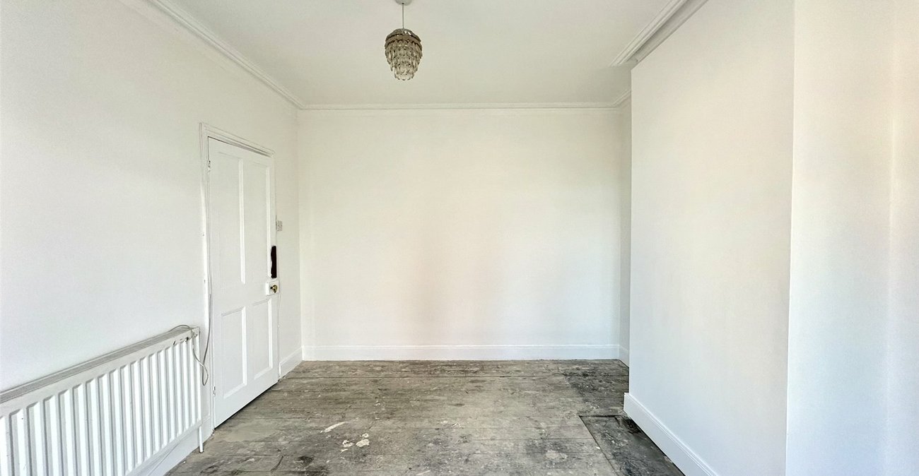 2 bedroom house for sale in Swanscombe | Robinson Jackson