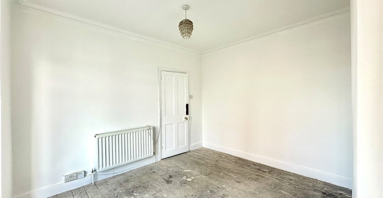 2 bedroom house for sale in Swanscombe | Robinson Jackson