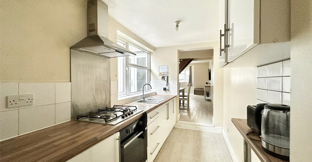 3 bedroom house for sale in Swanscombe | Robinson Jackson