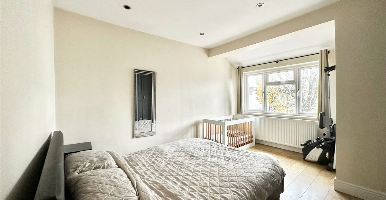 3 bedroom house for sale in Swanscombe | Robinson Jackson