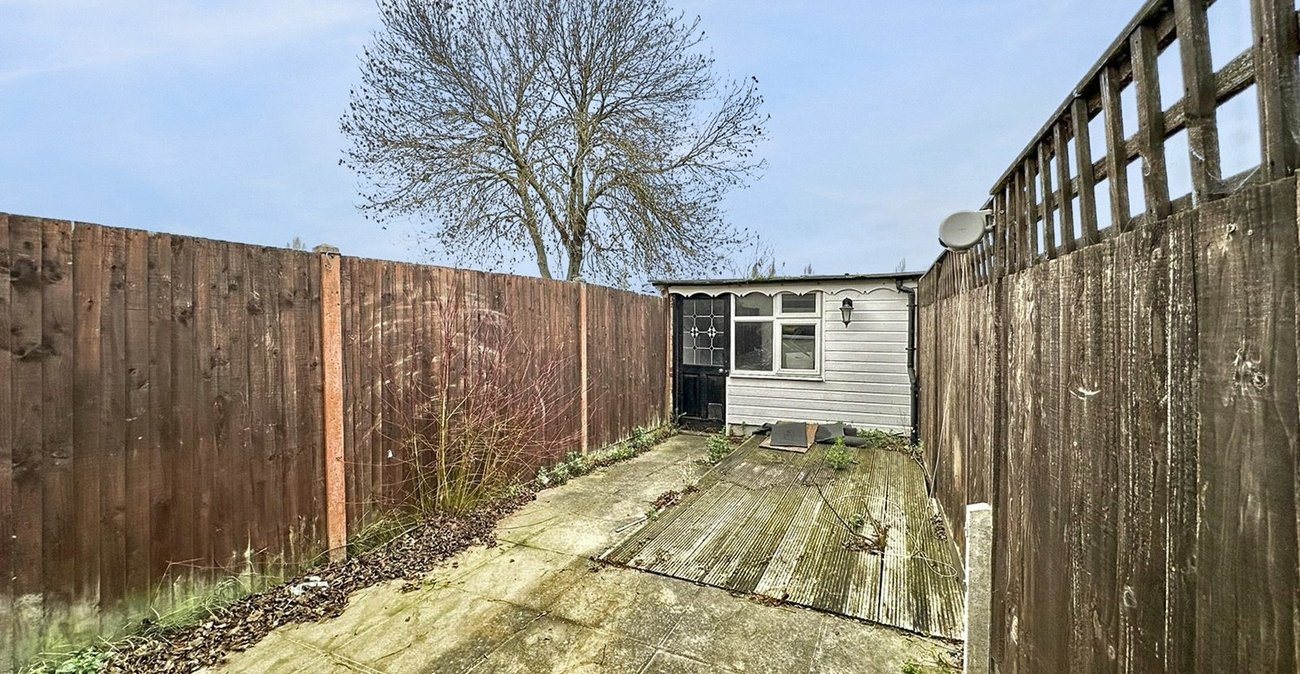 3 bedroom house for sale in Swanscombe | Robinson Jackson