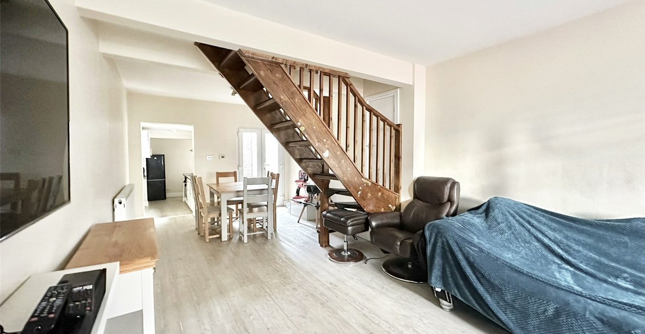 3 bedroom house for sale in Swanscombe | Robinson Jackson