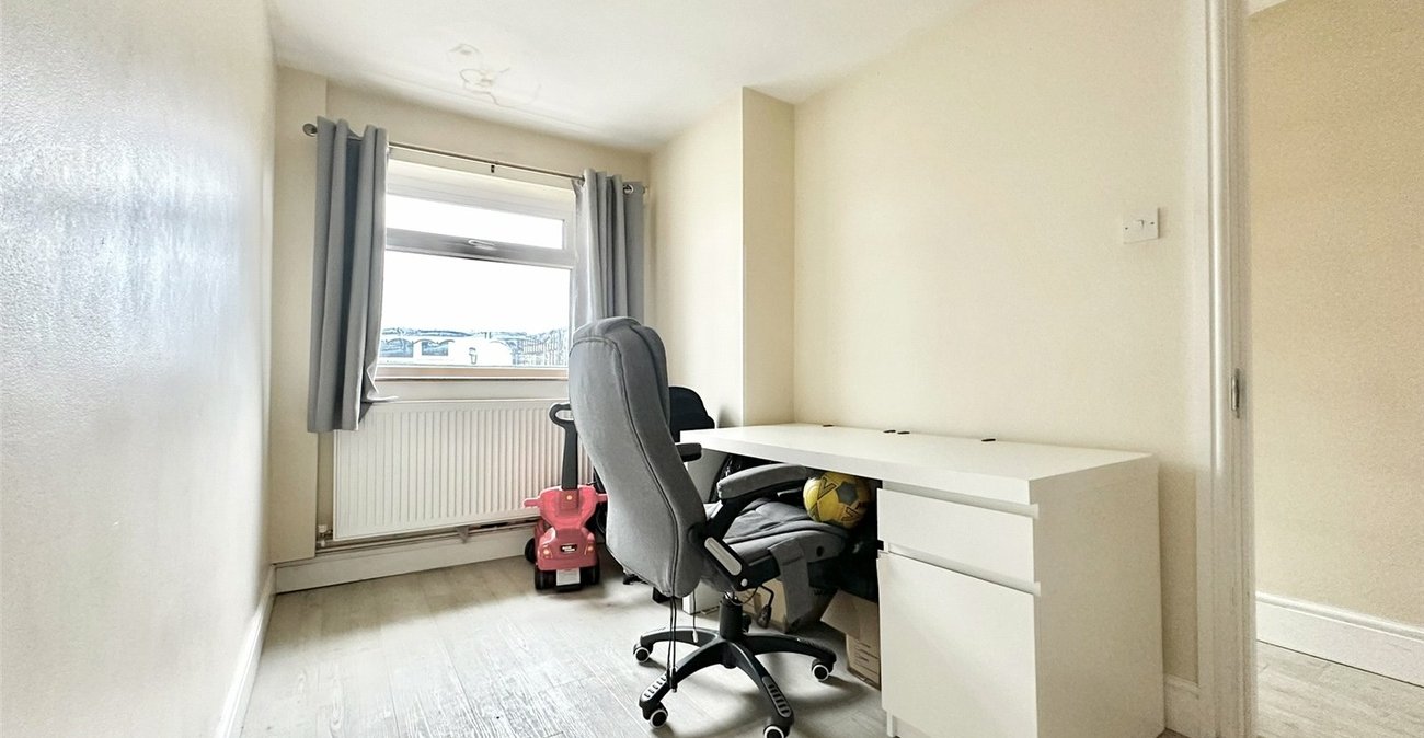 3 bedroom house for sale in Swanscombe | Robinson Jackson