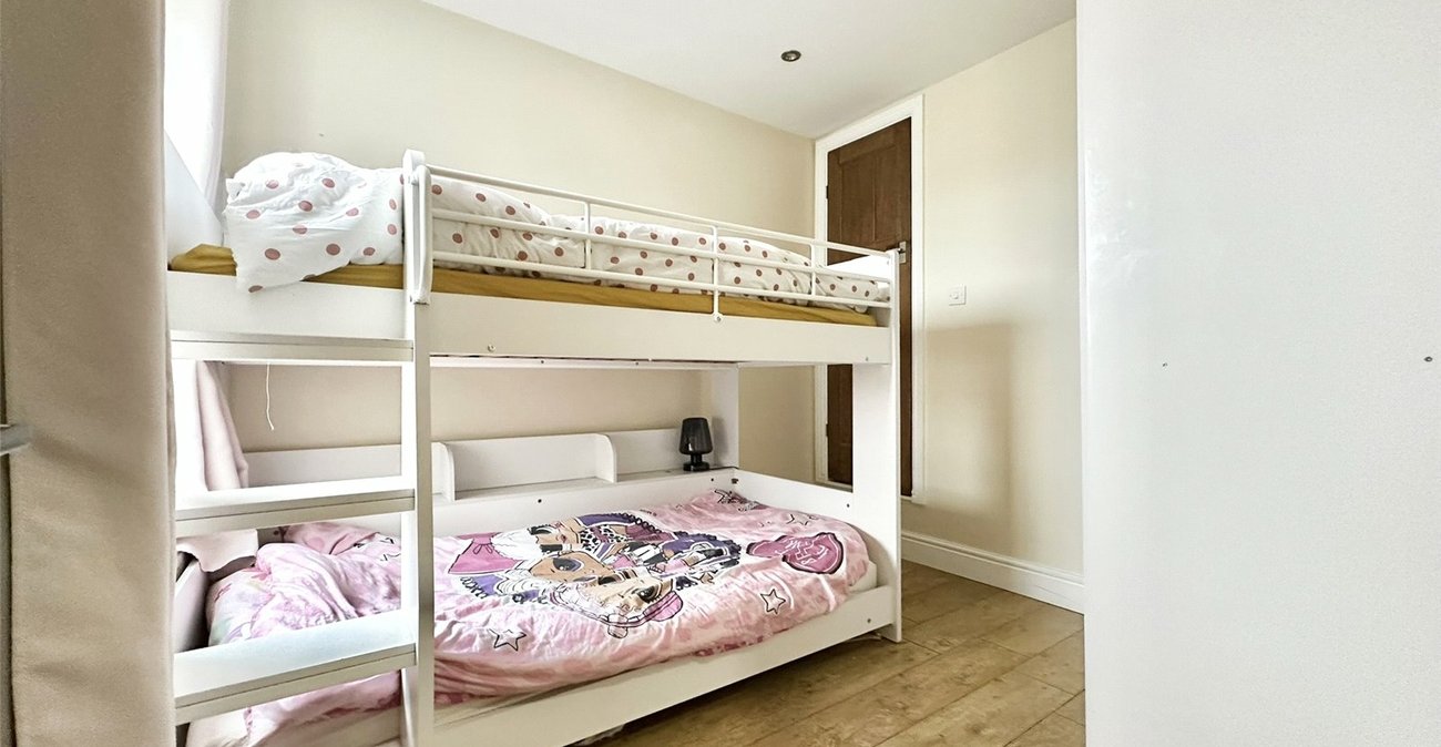 3 bedroom house for sale in Swanscombe | Robinson Jackson