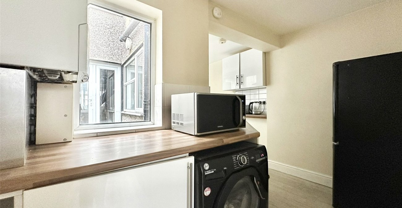 3 bedroom house for sale in Swanscombe | Robinson Jackson