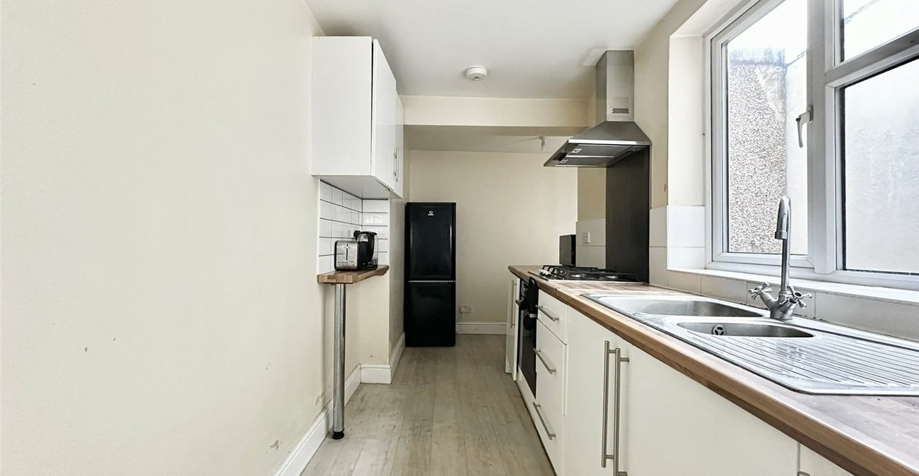 3 bedroom house for sale in Swanscombe | Robinson Jackson