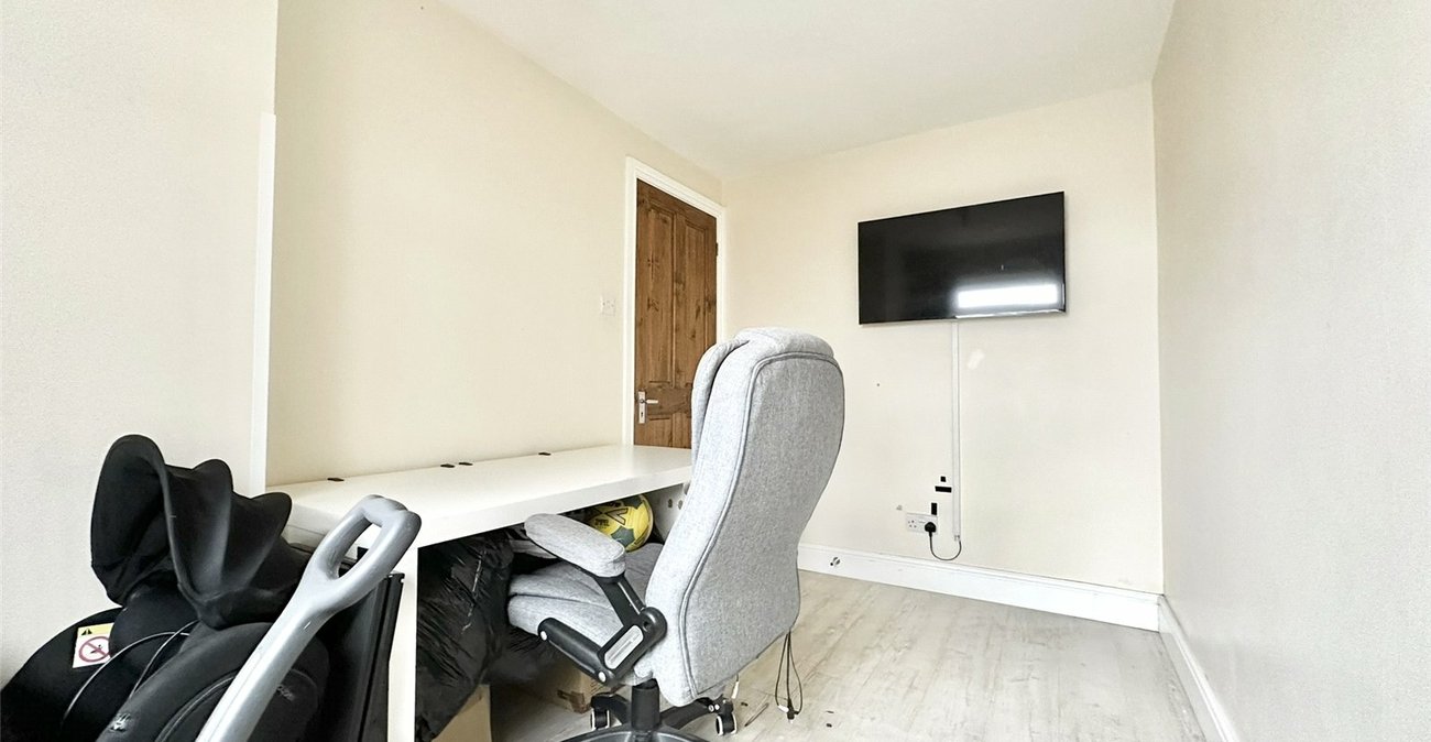 3 bedroom house for sale in Swanscombe | Robinson Jackson