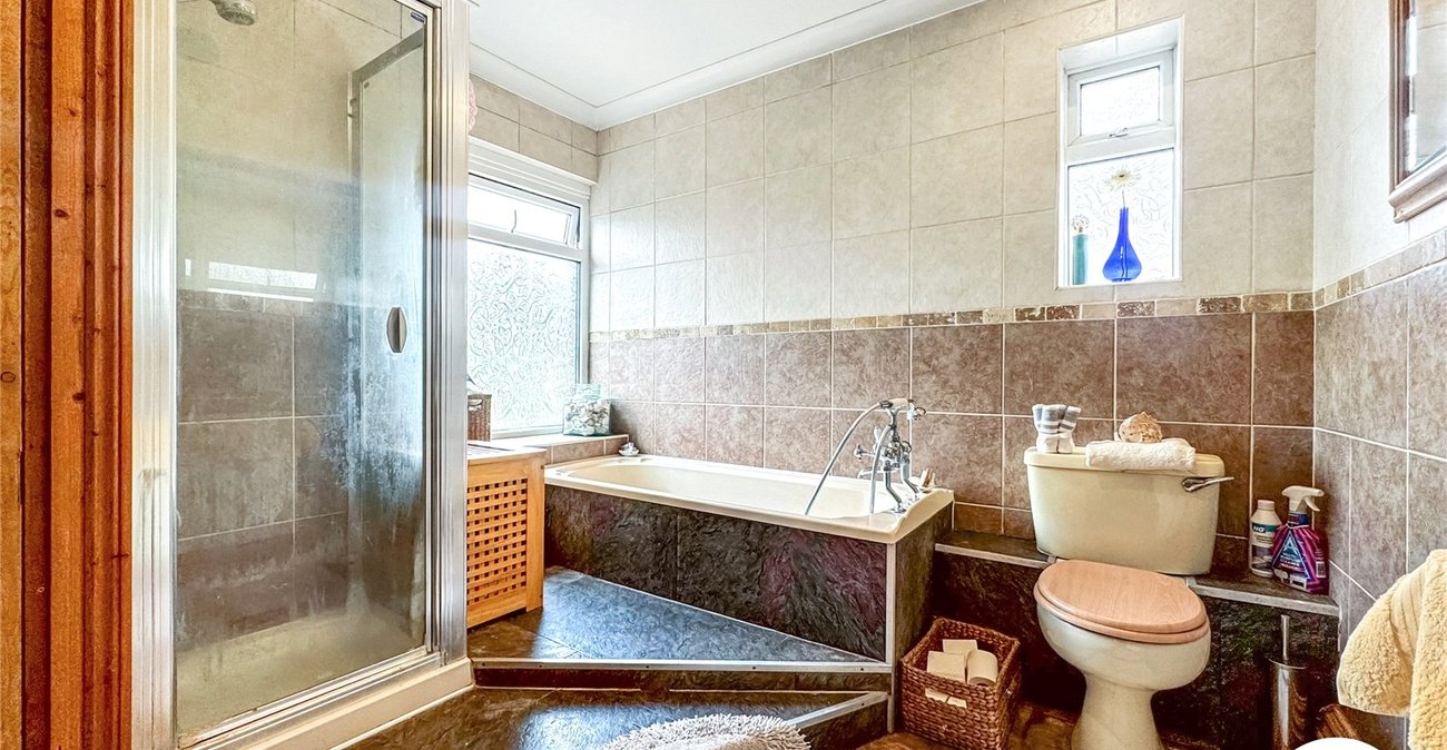 2 bedroom house for sale in Maidstone | Robinson Michael & Jackson