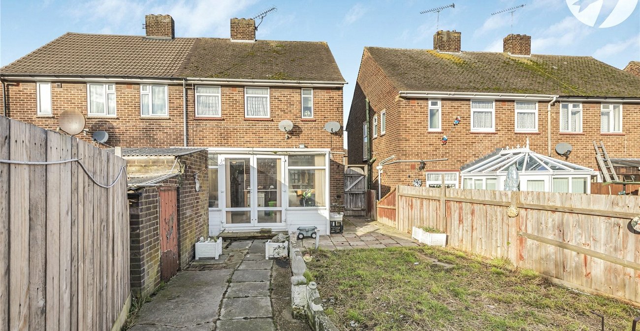 3 bedroom house for sale in Swanscombe | Robinson Jackson