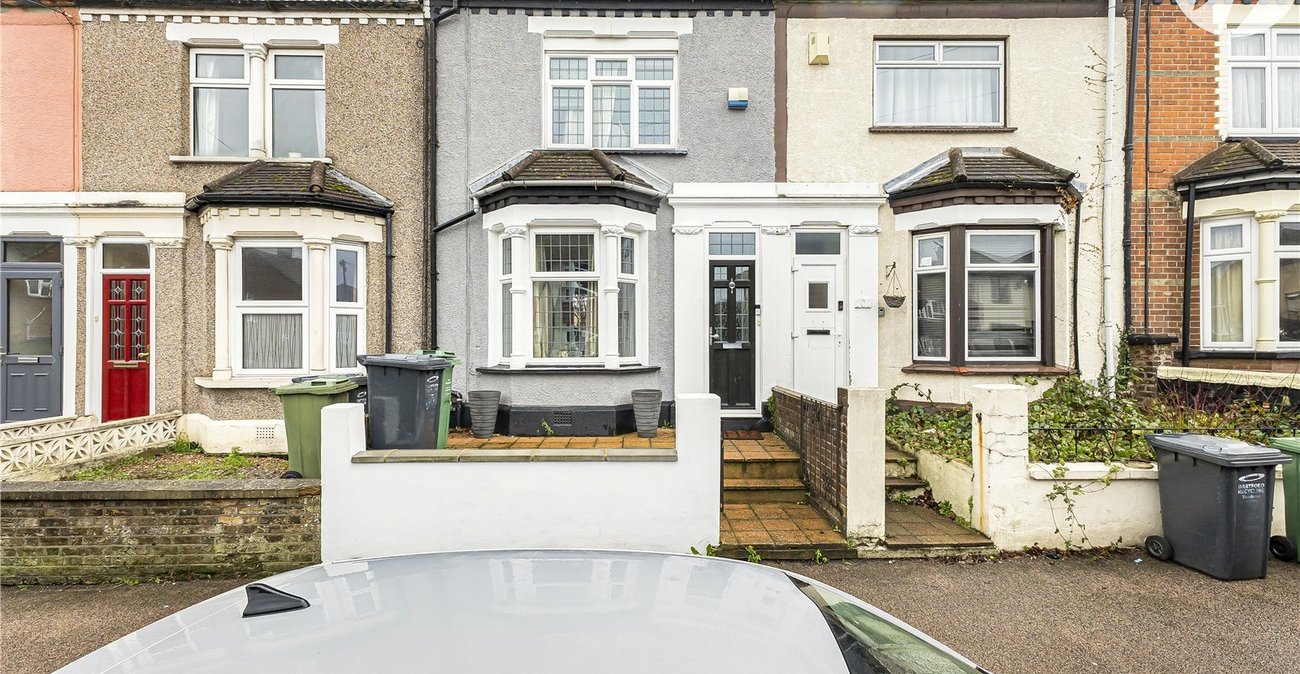 4 bedroom house for sale in Swanscombe | Robinson Jackson