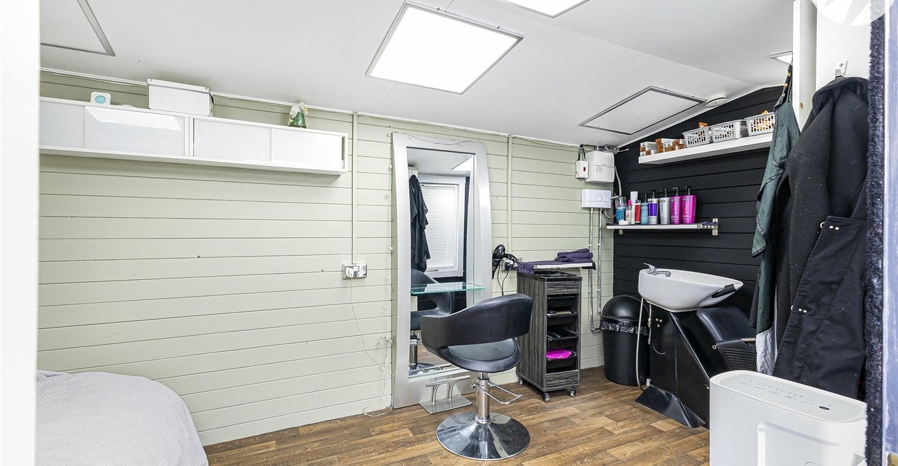 4 bedroom house for sale in Swanscombe | Robinson Jackson