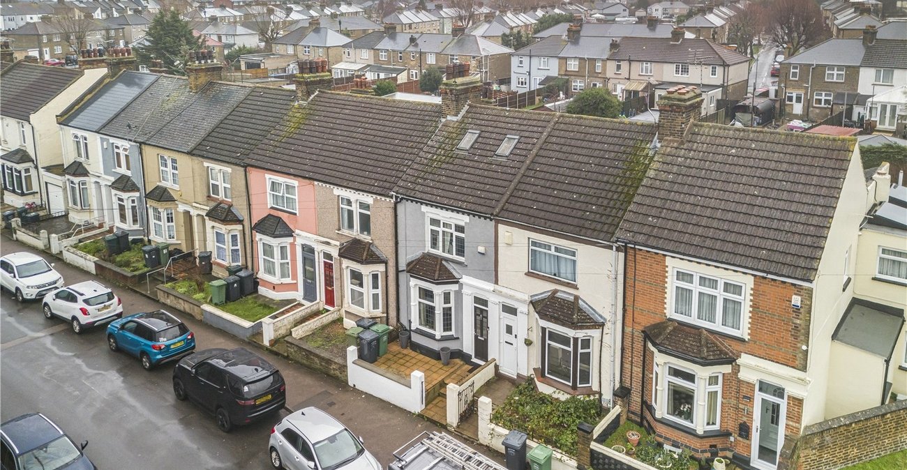 4 bedroom house for sale in Swanscombe | Robinson Jackson