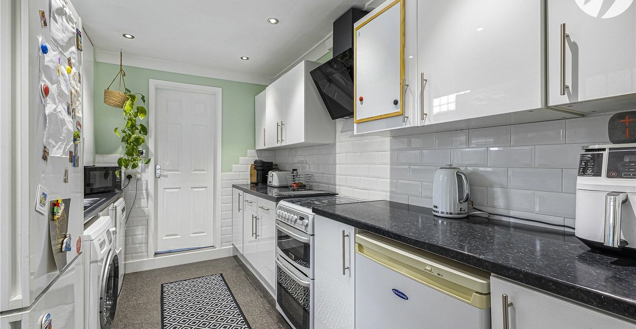 4 bedroom house for sale in Swanscombe | Robinson Jackson