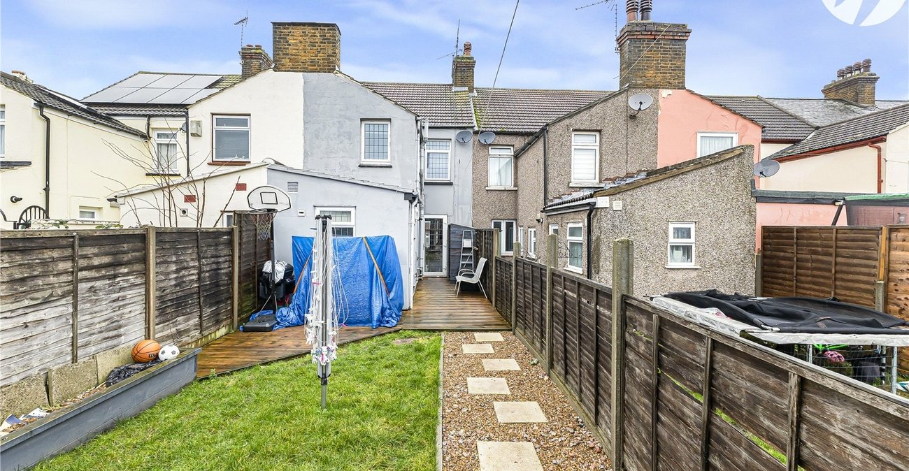 4 bedroom house for sale in Swanscombe | Robinson Jackson