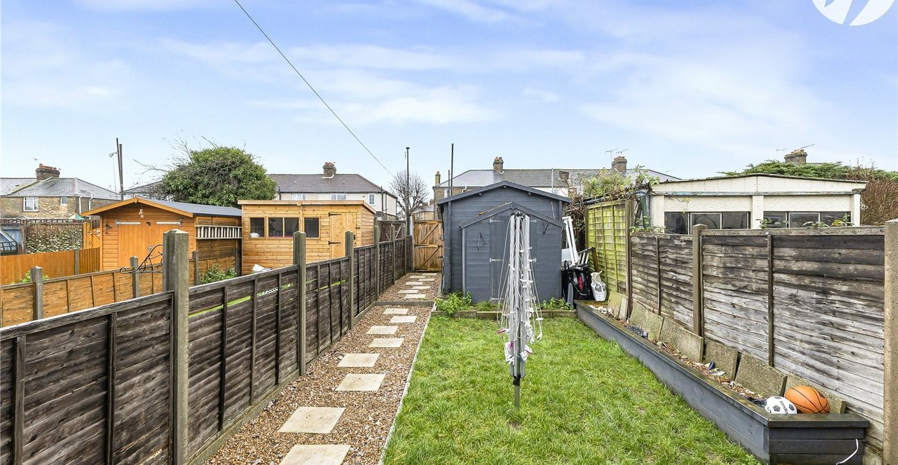 4 bedroom house for sale in Swanscombe | Robinson Jackson