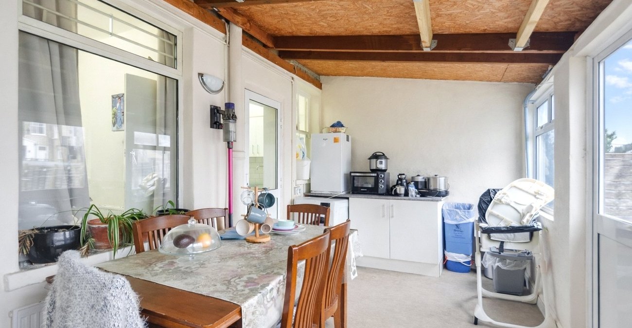 3 bedroom house for sale in London | Robinson Jackson