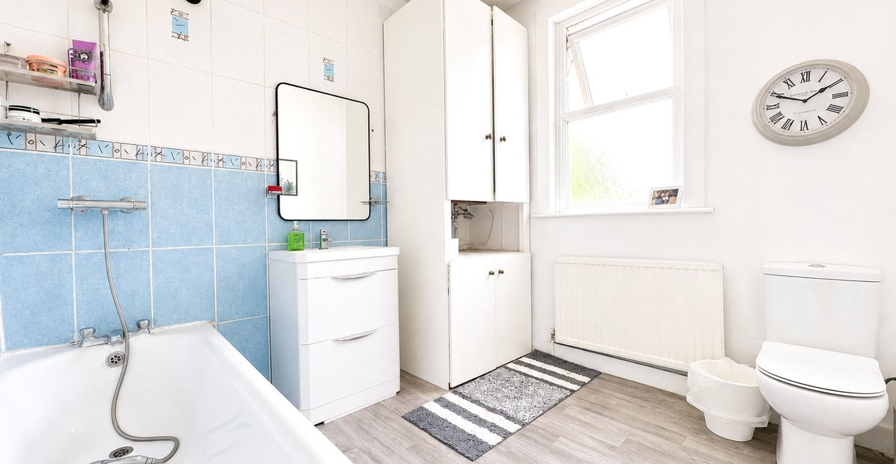4 bedroom house for sale in London | Robinson Jackson