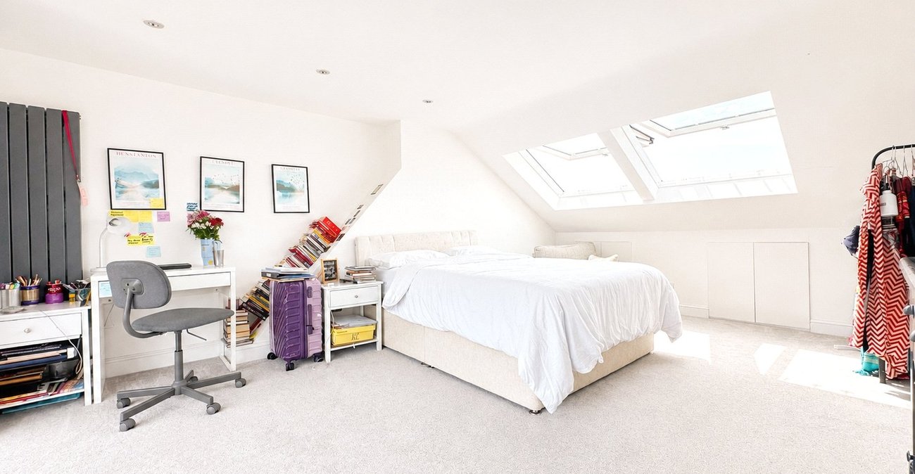 4 bedroom house for sale in London | Robinson Jackson