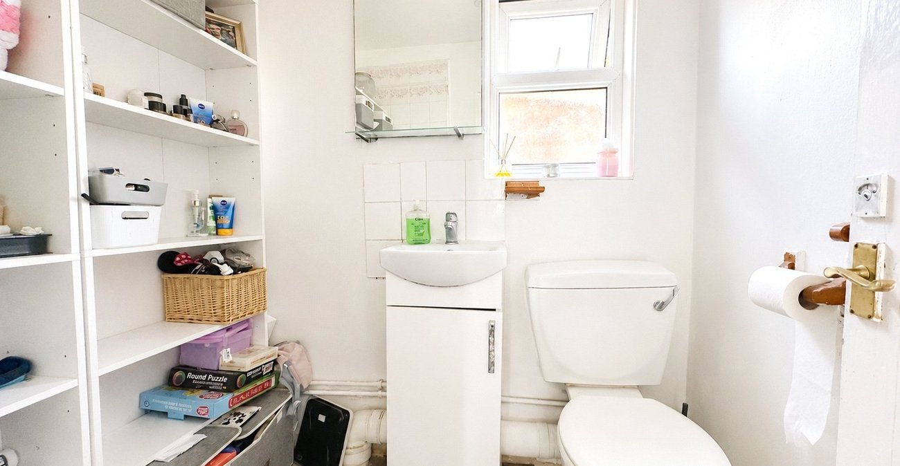 4 bedroom house for sale in London | Robinson Jackson