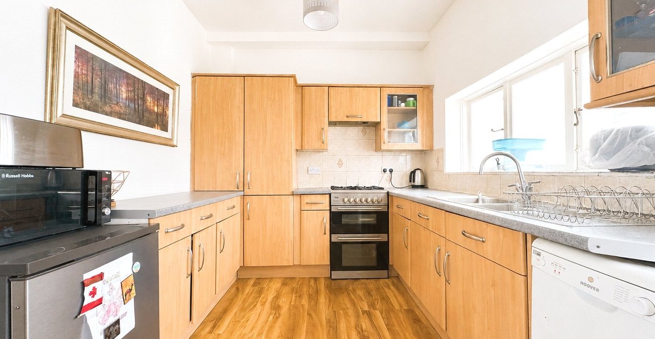 4 bedroom house for sale in London | Robinson Jackson