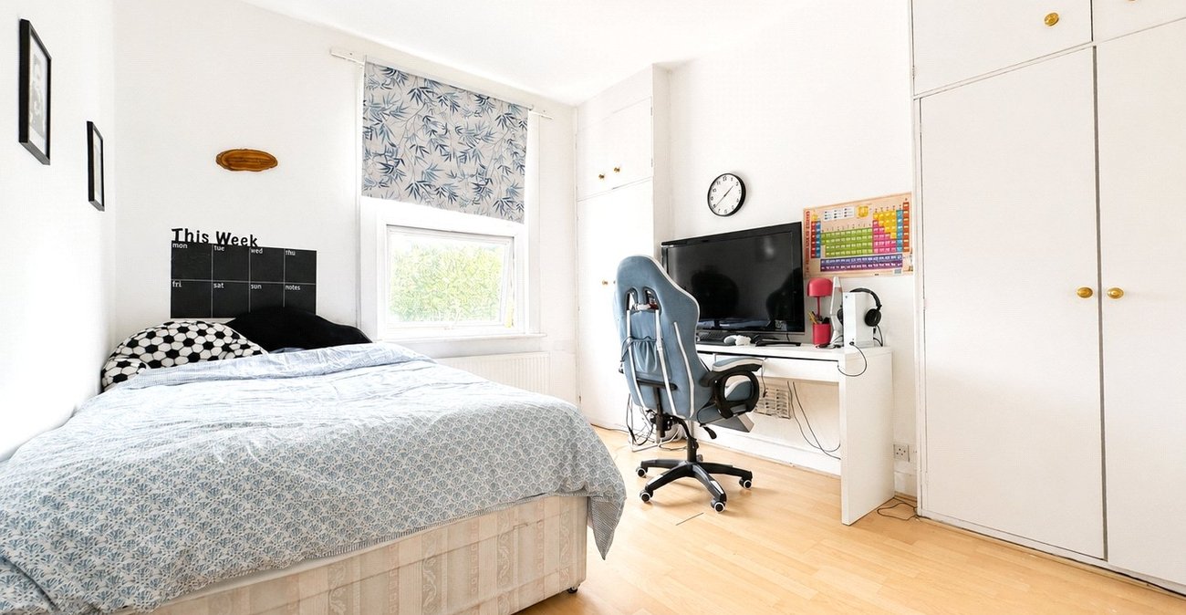 4 bedroom house for sale in London | Robinson Jackson