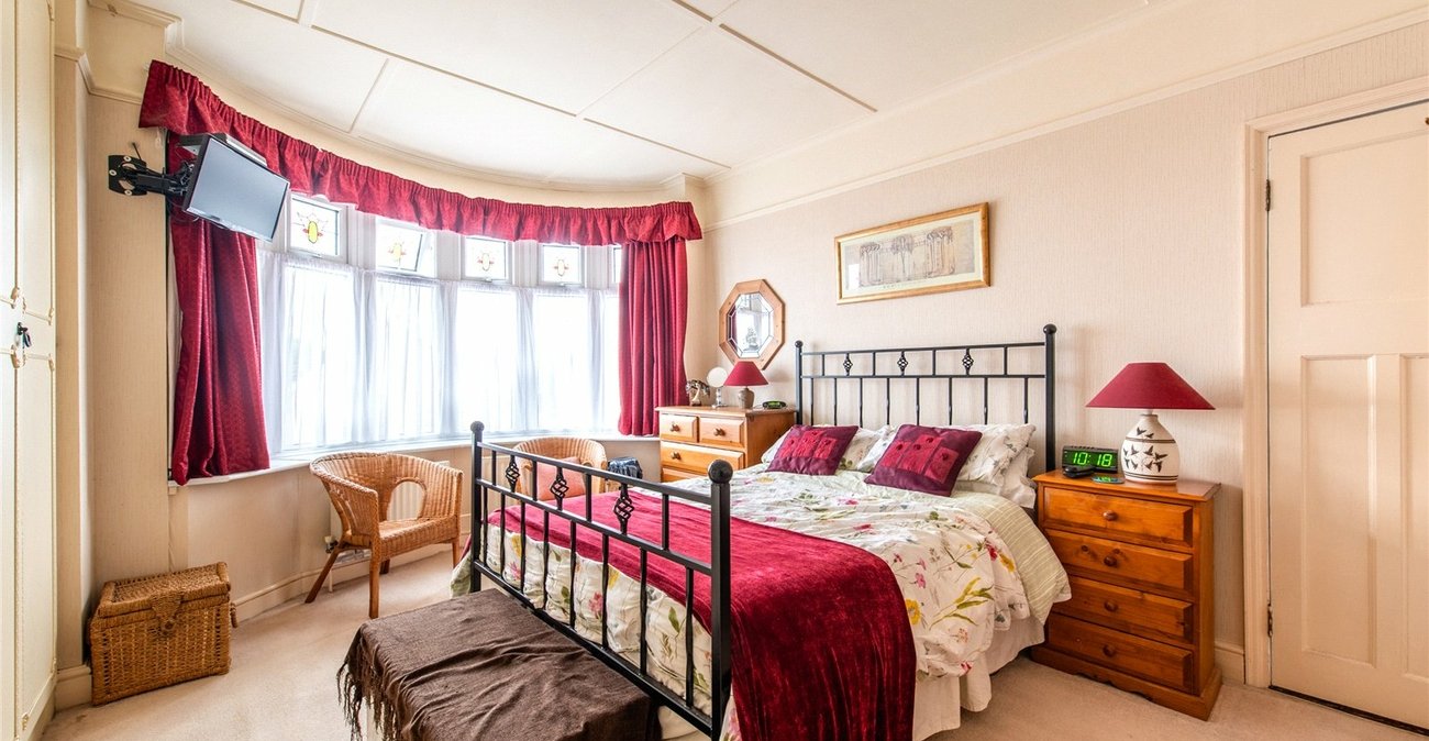 3 bedroom house for sale in Minster on Sea | Robinson Michael & Jackson