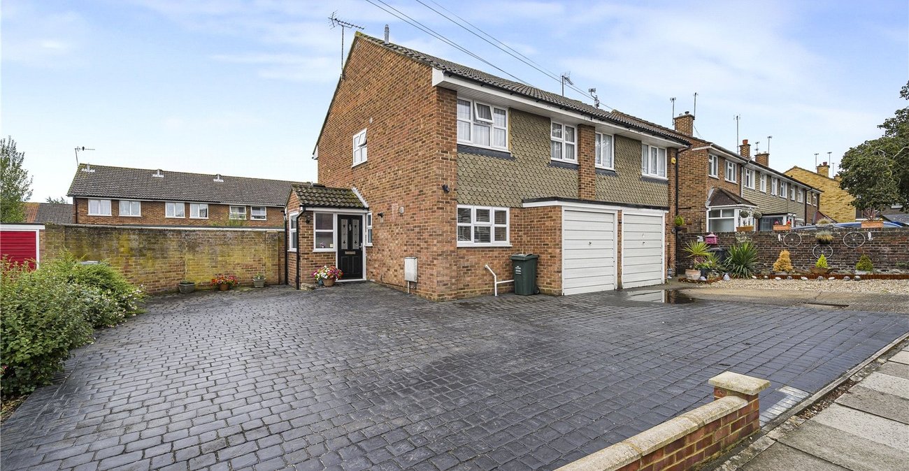 3 bedroom house for sale in West Dartford | Robinson Jackson