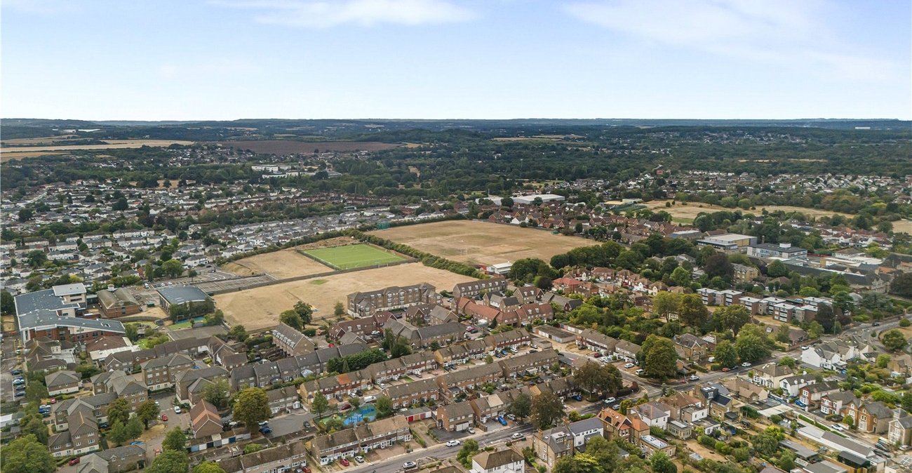 3 bedroom house for sale in West Dartford | Robinson Jackson