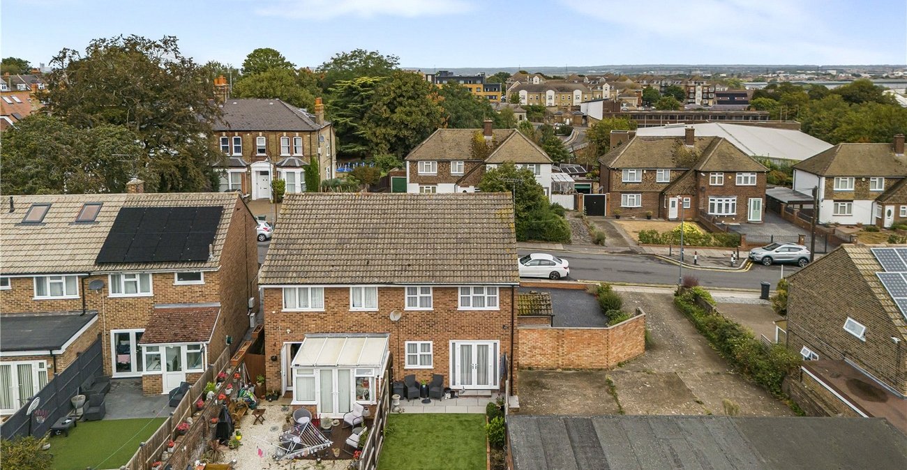 3 bedroom house for sale in West Dartford | Robinson Jackson