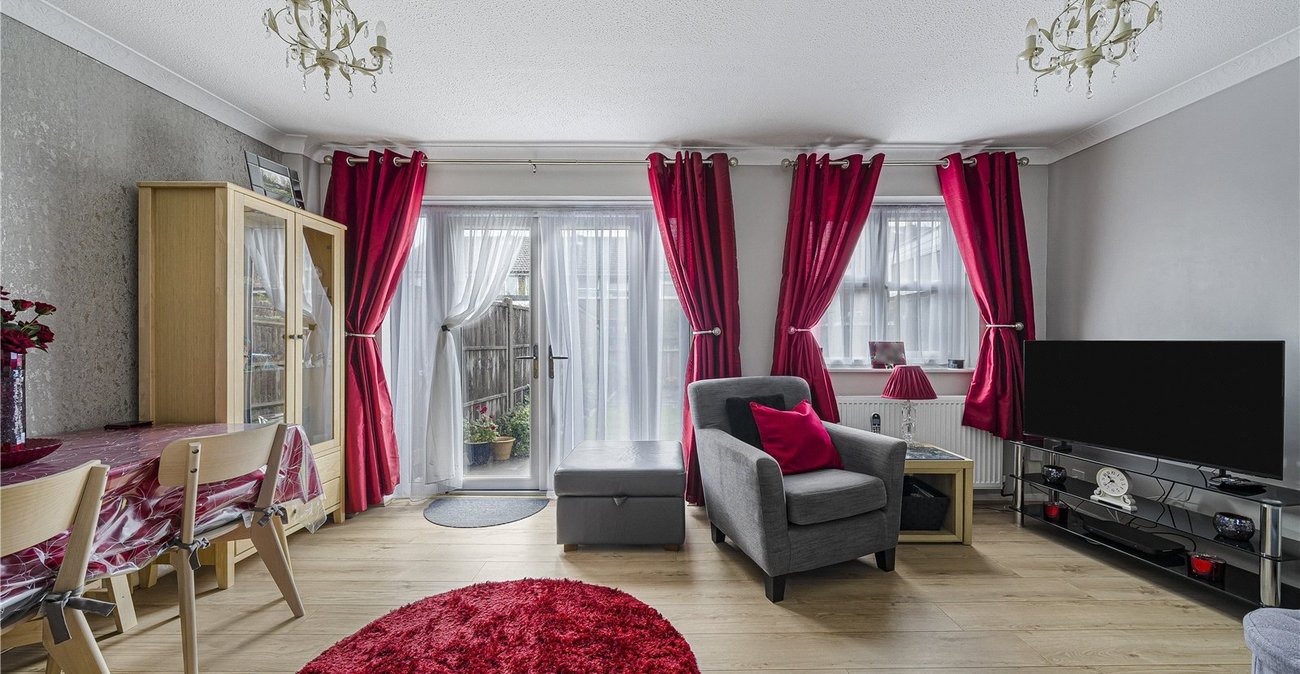 3 bedroom house for sale in West Dartford | Robinson Jackson