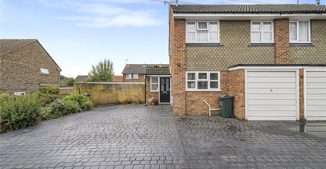 3 bedroom house for sale in West Dartford | Robinson Jackson