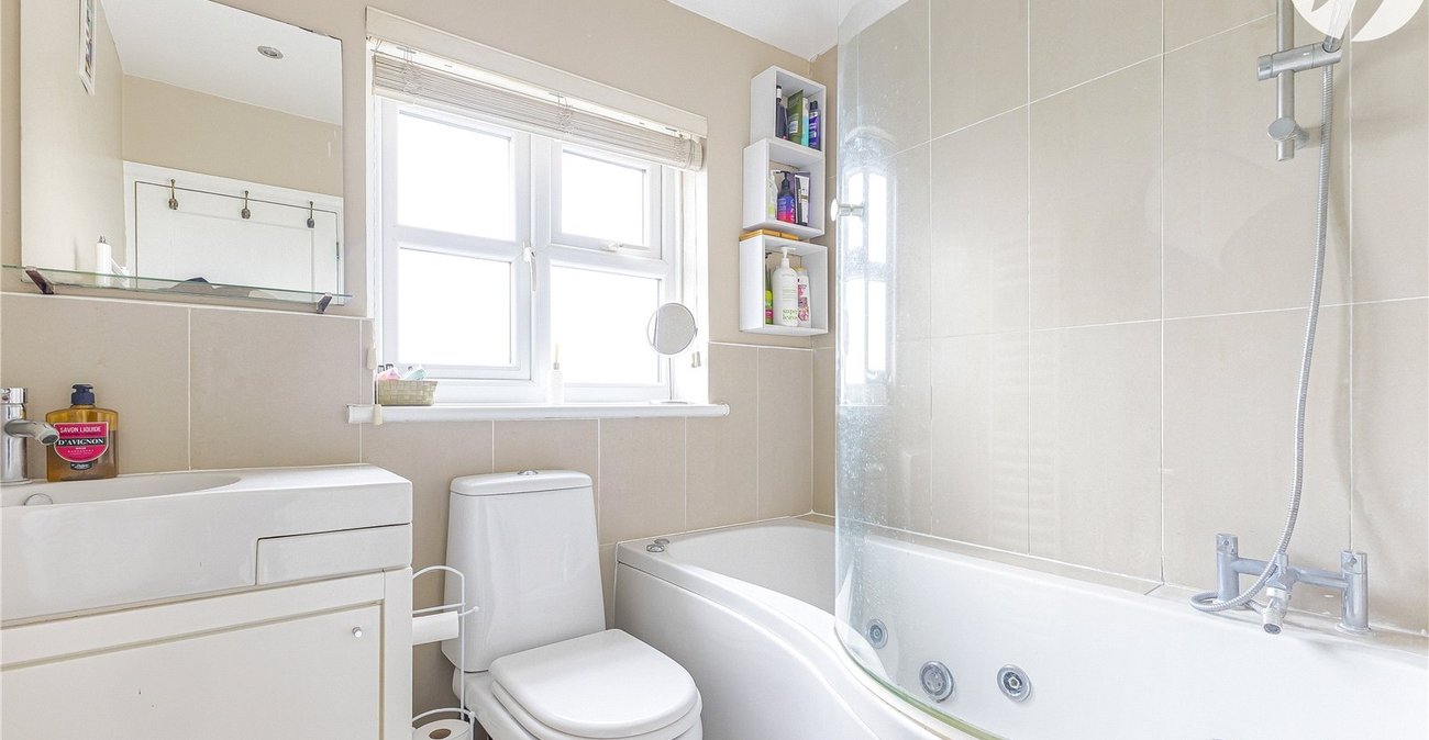 3 bedroom house for sale in Northfleet | Robinson Michael & Jackson