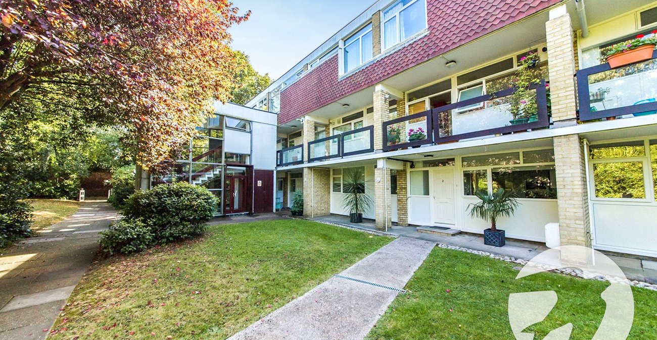 2 bedroom property for sale in Court Road | Robinson Jackson