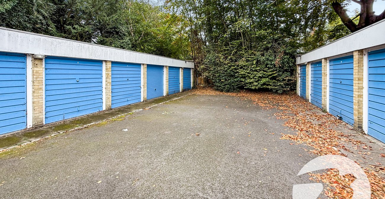 2 bedroom property for sale in Court Road | Robinson Jackson