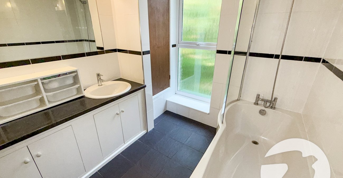 2 bedroom property for sale in Court Road | Robinson Jackson