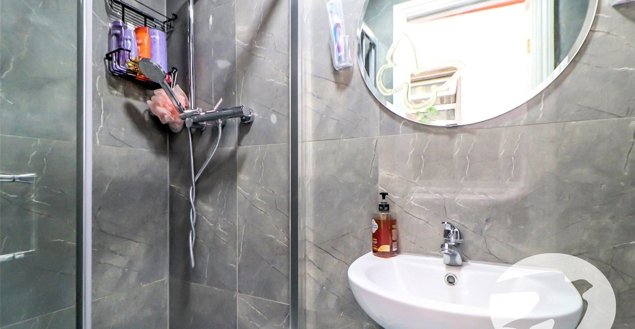 3 bedroom house for sale in Erith | Robinson Jackson