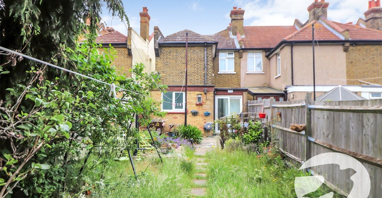3 bedroom house for sale in Erith | Robinson Jackson