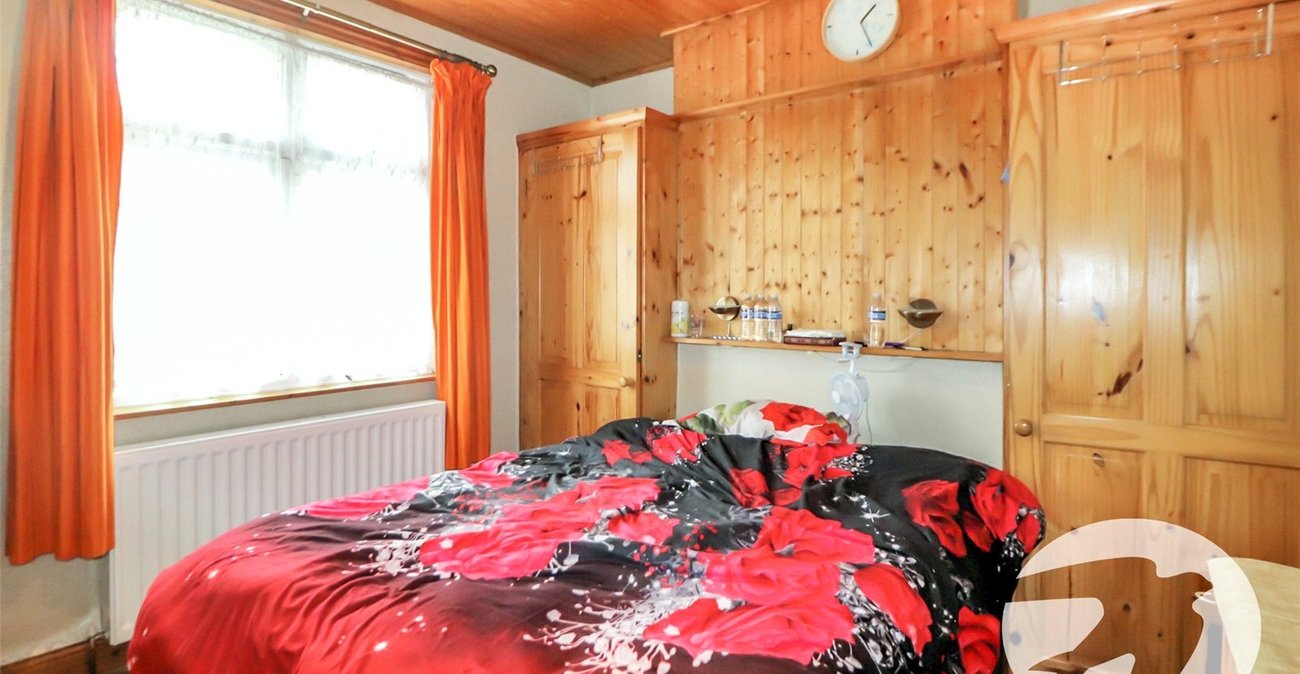 3 bedroom house for sale in Erith | Robinson Jackson