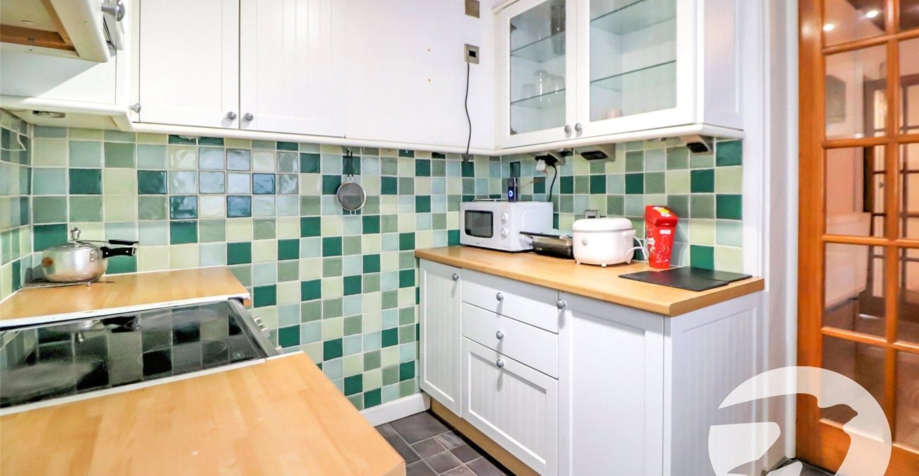 3 bedroom house for sale in Erith | Robinson Jackson