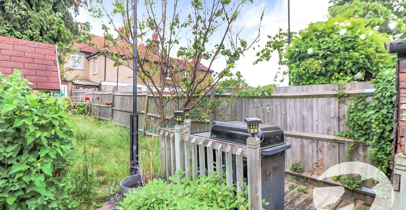 3 bedroom house for sale in Erith | Robinson Jackson