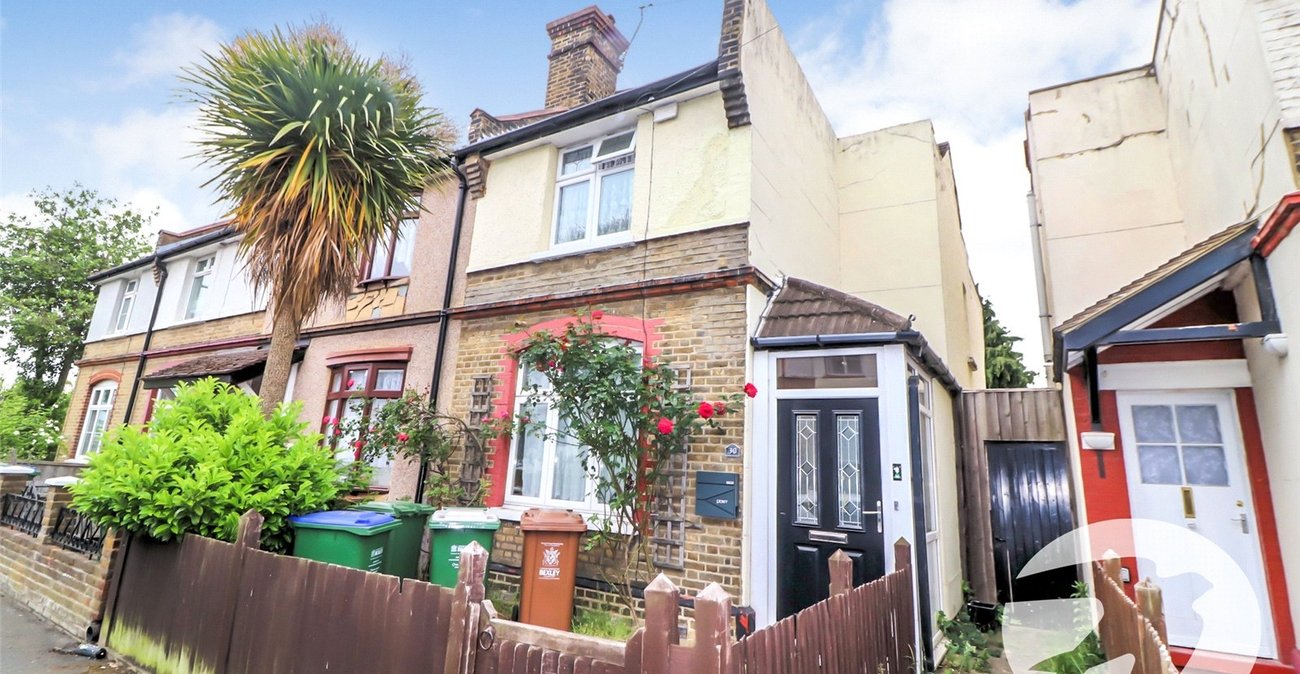 3 bedroom house for sale in Erith | Robinson Jackson