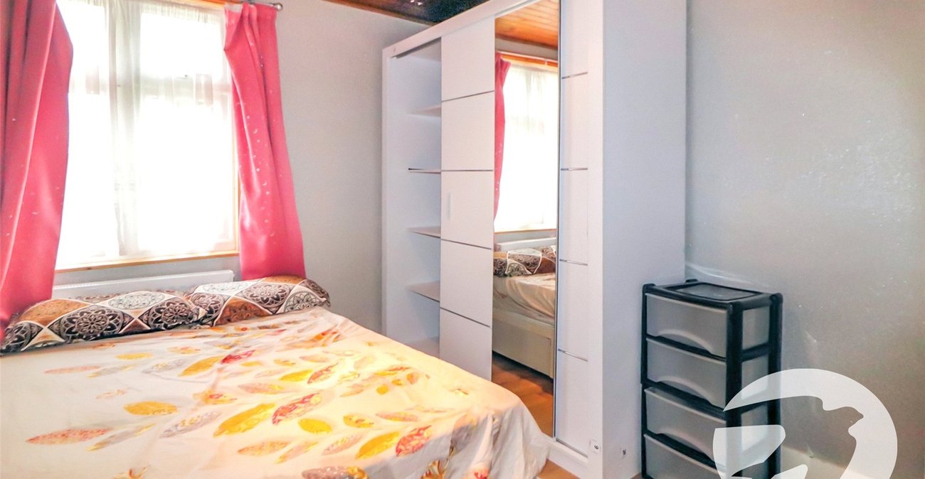 3 bedroom house for sale in Erith | Robinson Jackson