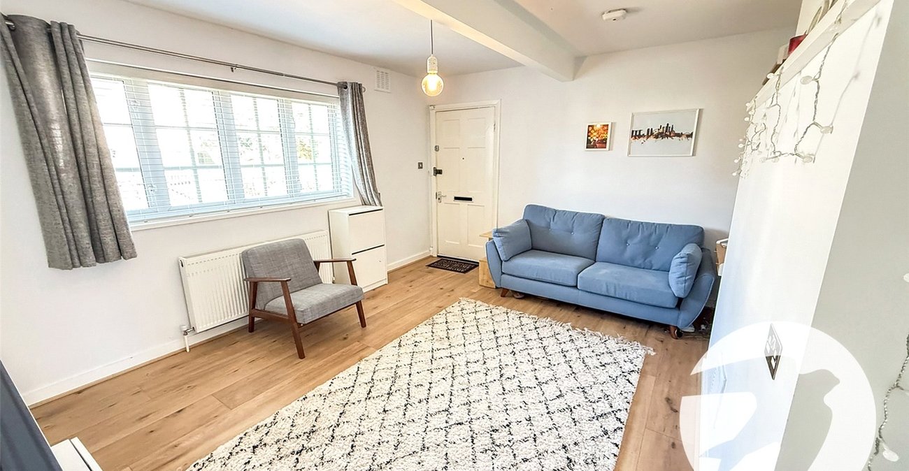 2 bedroom property for sale in London | Robinson Jackson