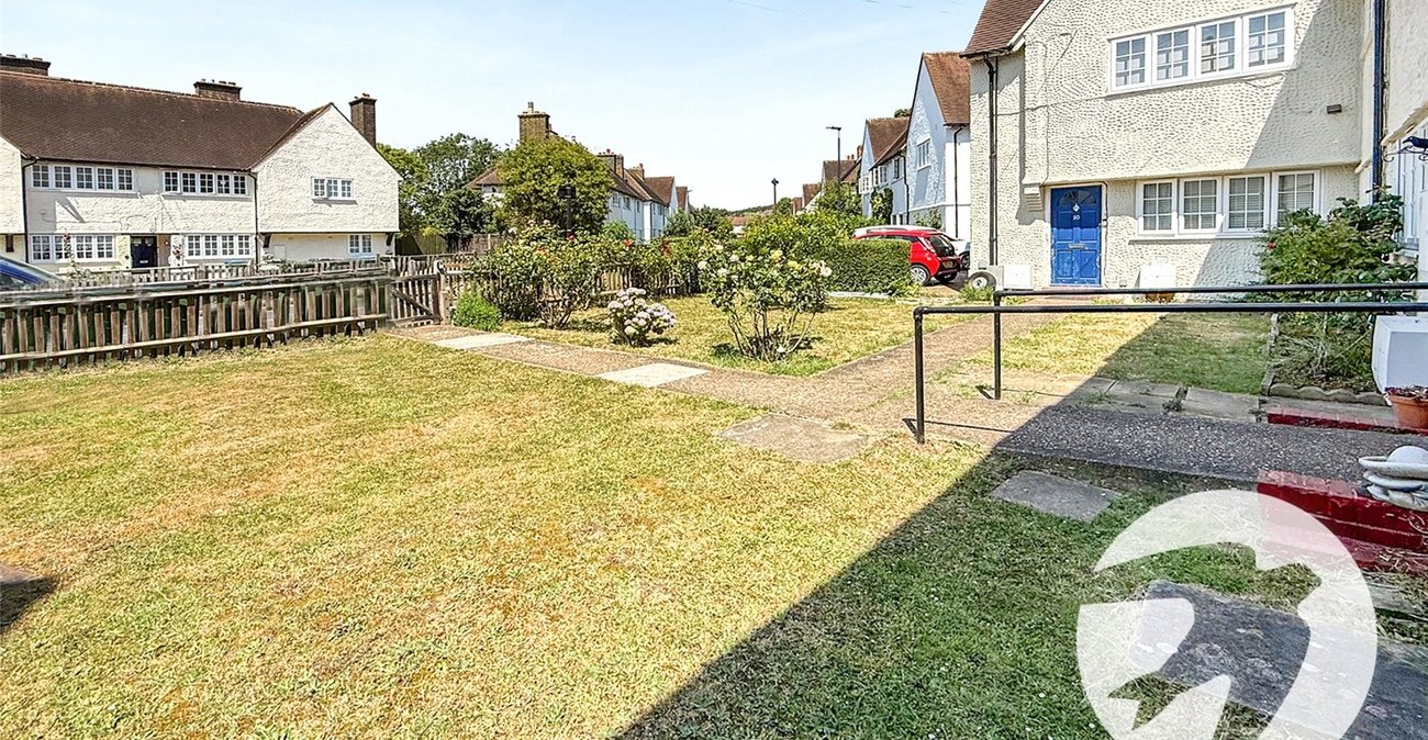 2 bedroom property for sale in London | Robinson Jackson