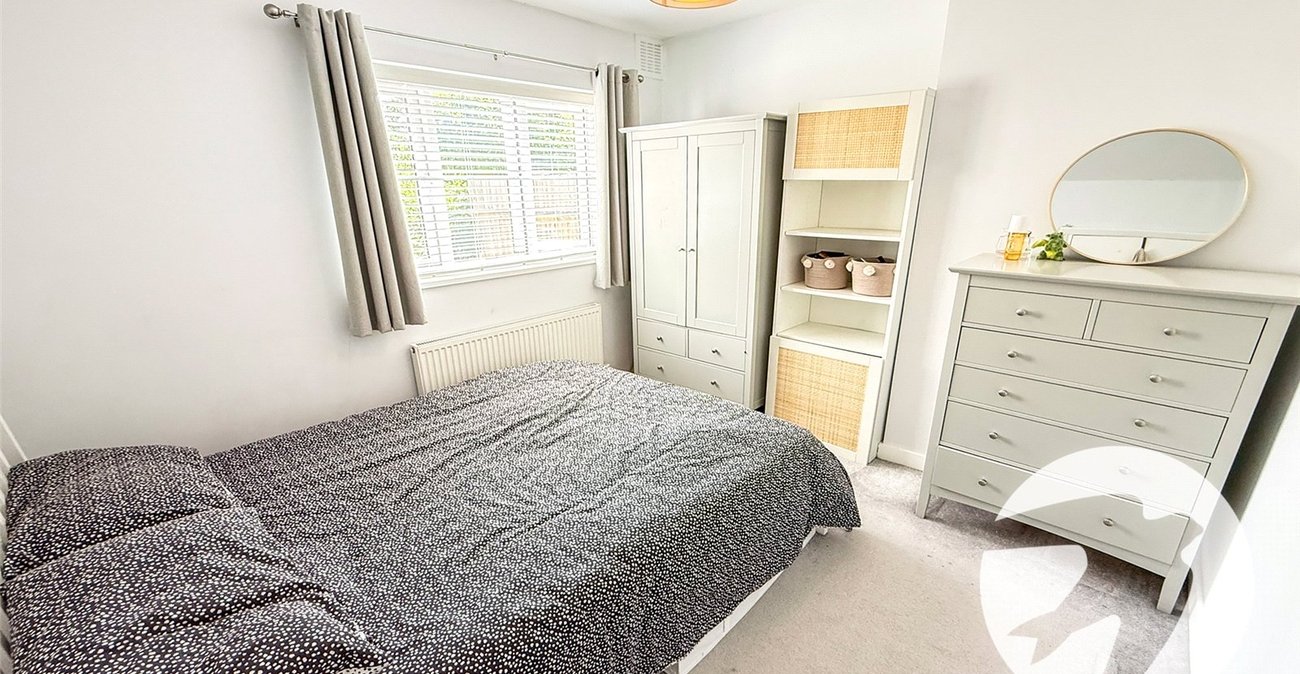 2 bedroom property for sale in London | Robinson Jackson