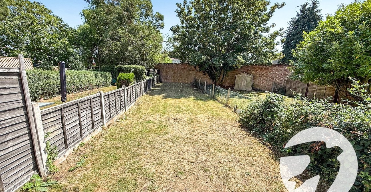 2 bedroom property for sale in London | Robinson Jackson