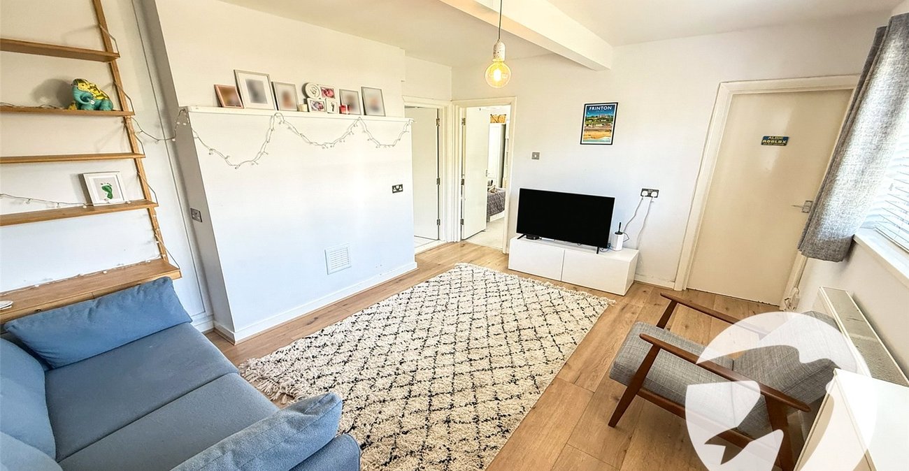 2 bedroom property for sale in London | Robinson Jackson